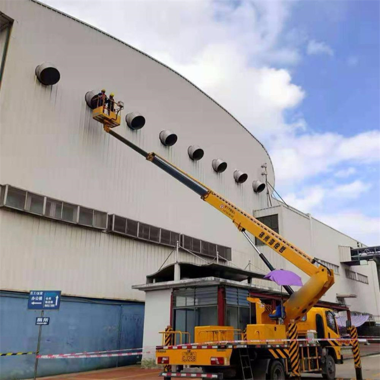 襄城高空作业车出租服务：专业广告牌安装解决方案