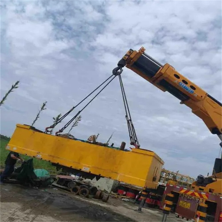 襄城随车吊吊集装箱怎么吊